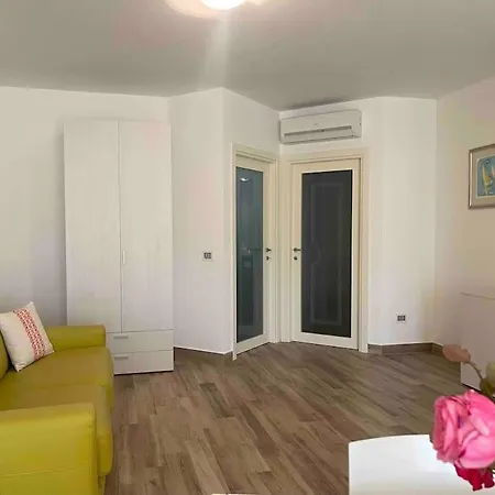 Apartment Burantinu